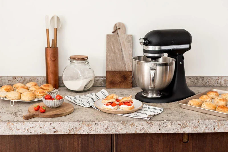KitchenAid 4,8 L 5KSM175 Artisan Küchenmaschine Icelover mit Eiszubereiter